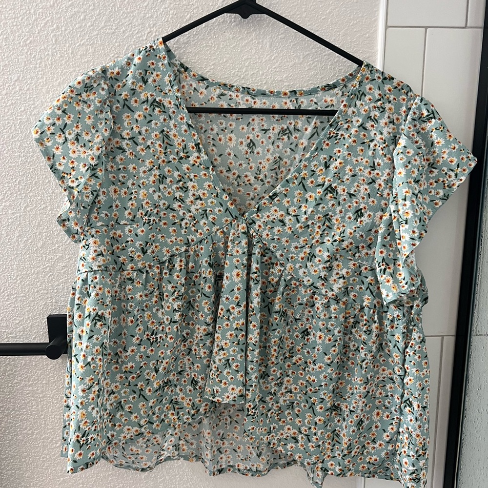 Floral Slightly Cropped Flutter Sleeve Top